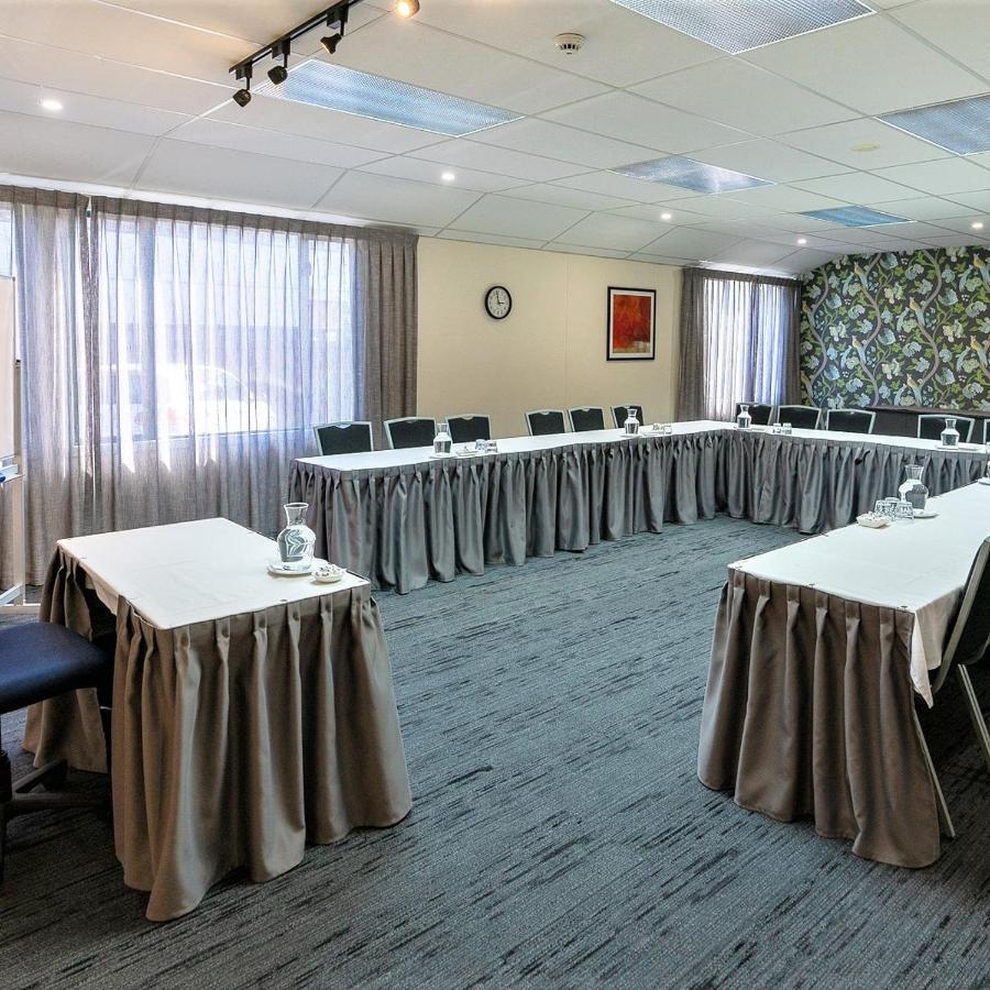 Ventura Inn & Suites Hamilton Extérieur photo