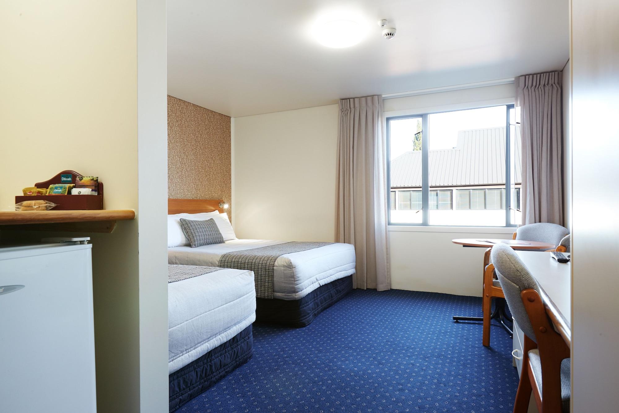 Ventura Inn & Suites Hamilton Extérieur photo
