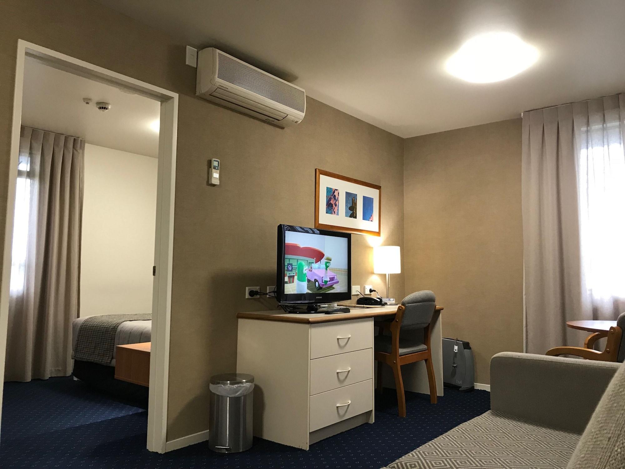 Ventura Inn & Suites Hamilton Extérieur photo