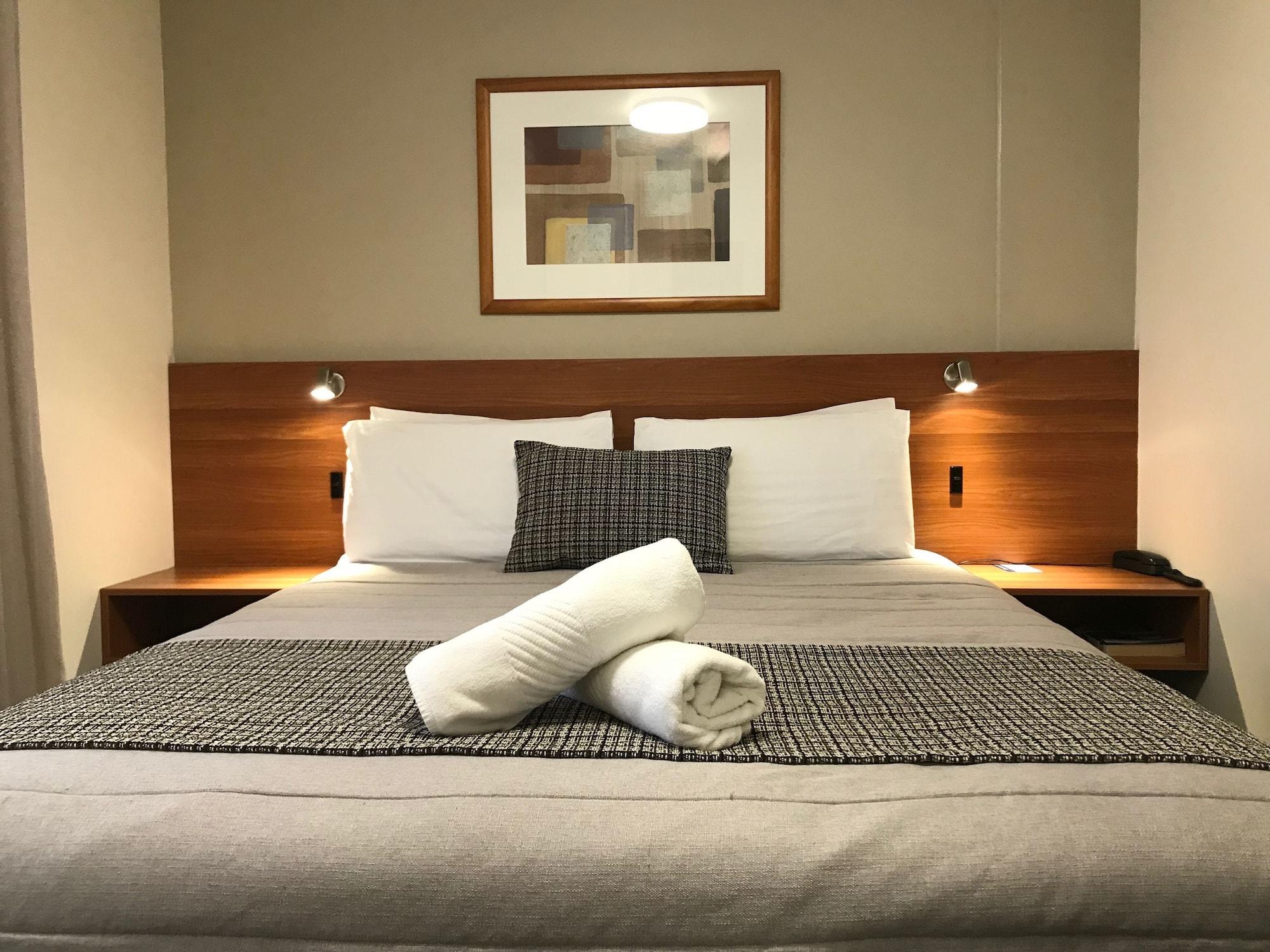 Ventura Inn & Suites Hamilton Extérieur photo
