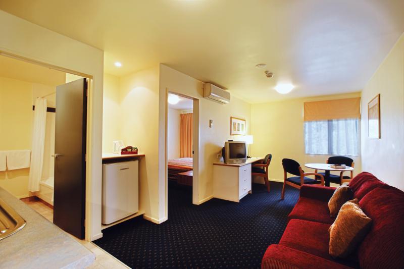 Ventura Inn & Suites Hamilton Extérieur photo