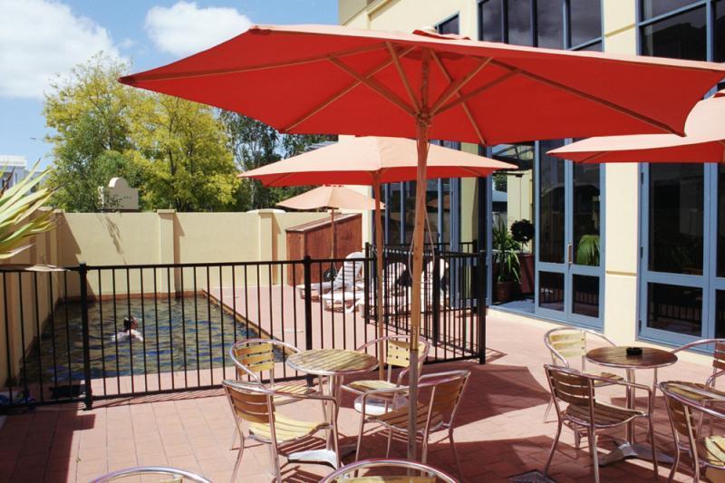 Ventura Inn & Suites Hamilton Extérieur photo
