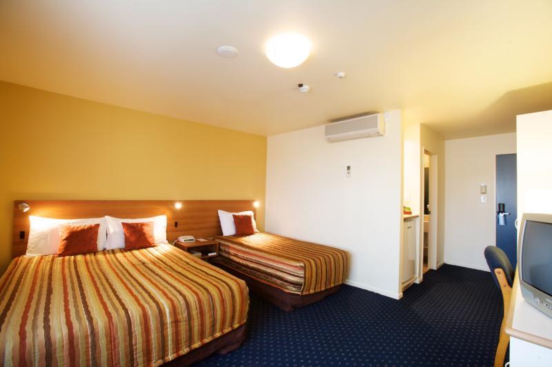 Ventura Inn & Suites Hamilton Extérieur photo