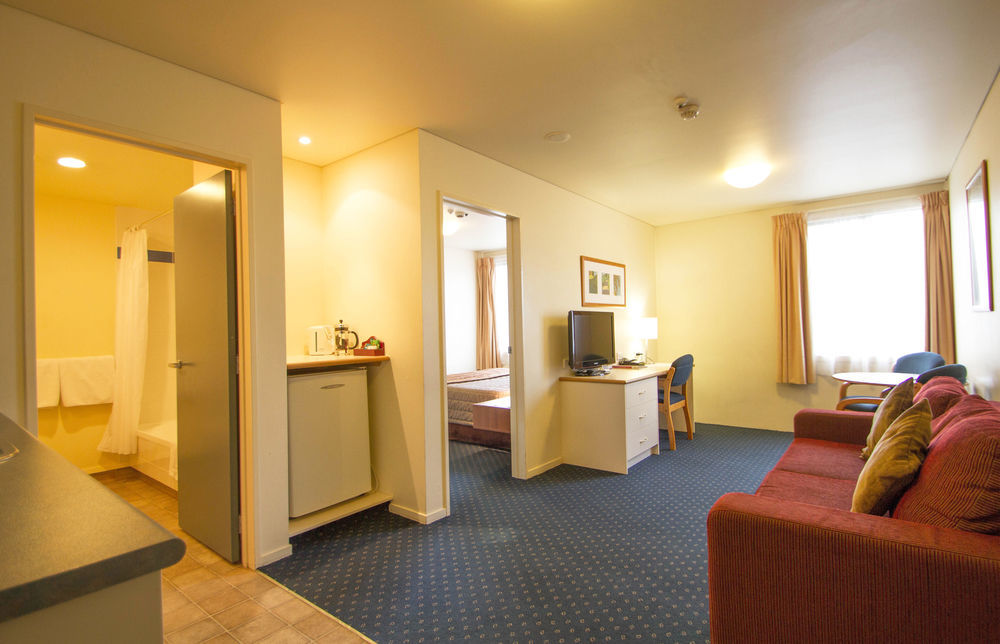 Ventura Inn & Suites Hamilton Extérieur photo